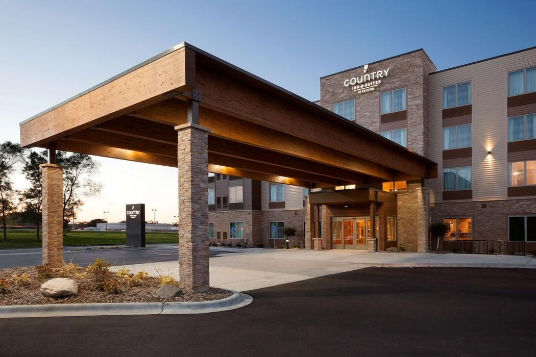 Country Inn & Suites by Radisson, Council Bluffs, IA Reviews, Deals &  Photos 2024 - AARP Travel Center